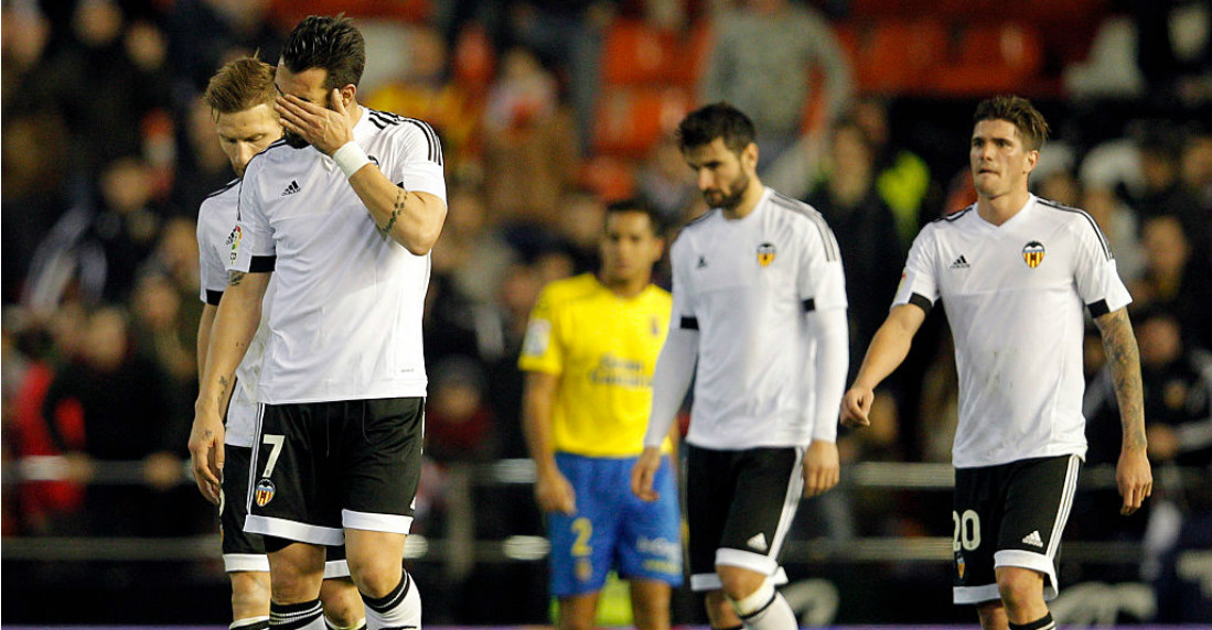 La afición del Valencia centra su ira contra un jugador