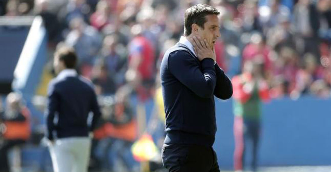 "Es inaceptable", Gary Neville se enfada con la plantilla del Valencia