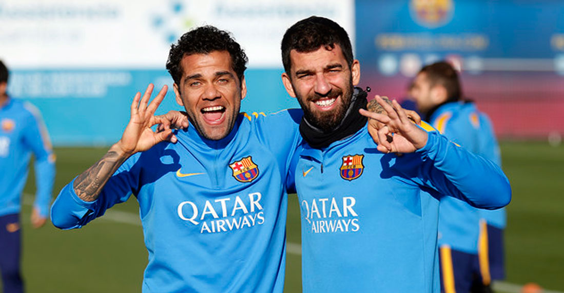 Las cantidades que el Barcelona espera recibir por Alves y Arda Turan 