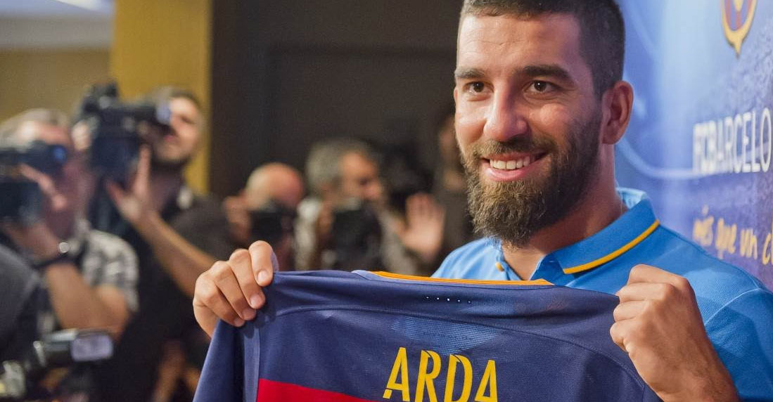 La oferta que maneja el Barcelona por Arda Turan