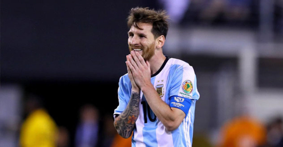 Sigue la asquerosa campaña de Sport para que Messi sea Balón de Oro