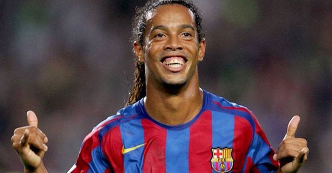 ¡Escándalo! El Barça hace de oro a Ronaldinho y le paga más que a jugadores de su plantilla
