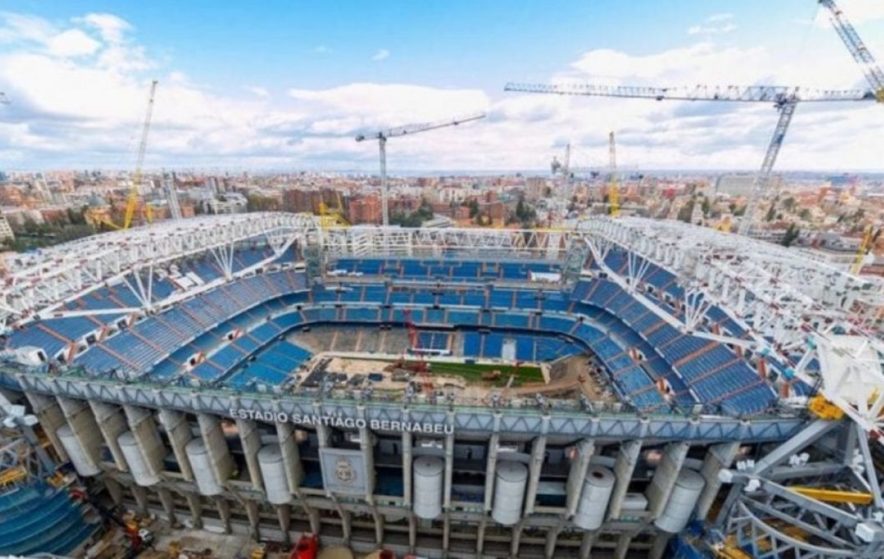 Increíble: 7 horas resumidas en 1 minuto y medio: la cubierta del Bernabéu ya coge forma