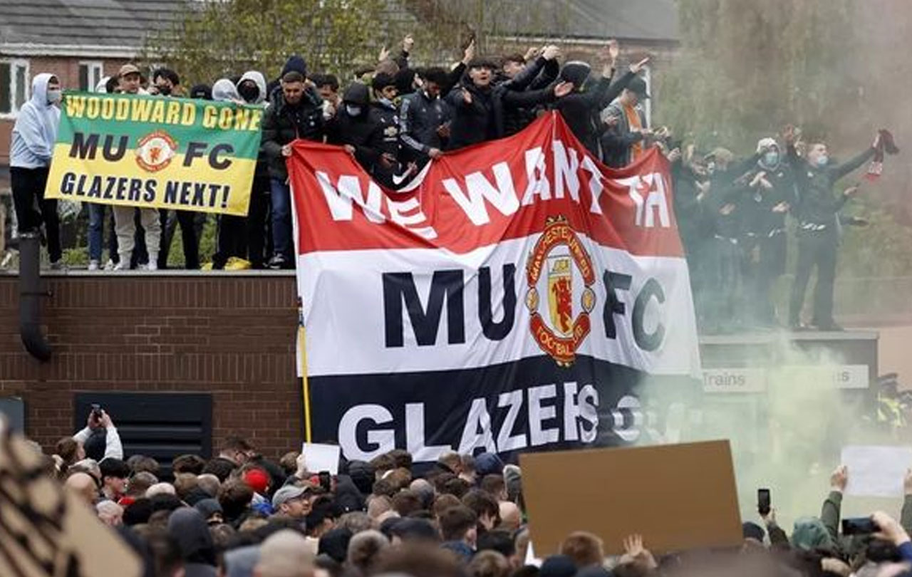 ¿Quién es la familia Glazer y por qué es tan odiada por la afición del Manchester United?
