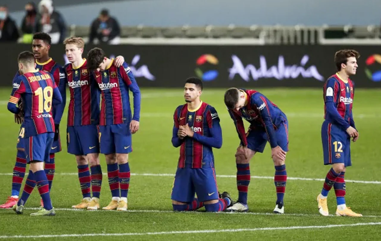 Pie y medio fuera del Barça: Laporta echará a cuatro jugadores en las próximas horas