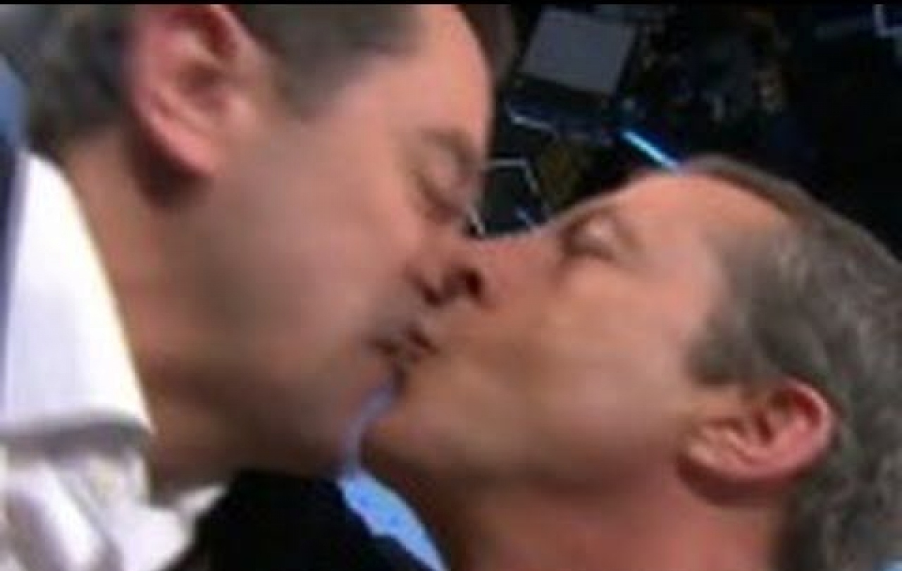 El día que Roncero y Soria se dieron un beso en la boca en plena pelea en El Chiringuito 