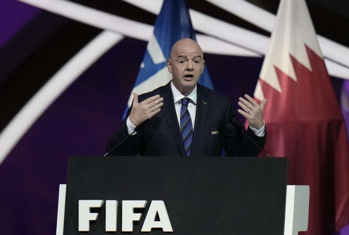 Infantino calla sobre el escándalo más grande de la FIFA por el Mundial de Qatar 