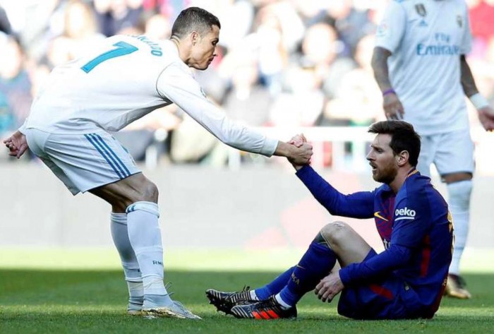 Desmontado el mito: Cristiano Ronaldo le pasa la mano por la cara a Messi 