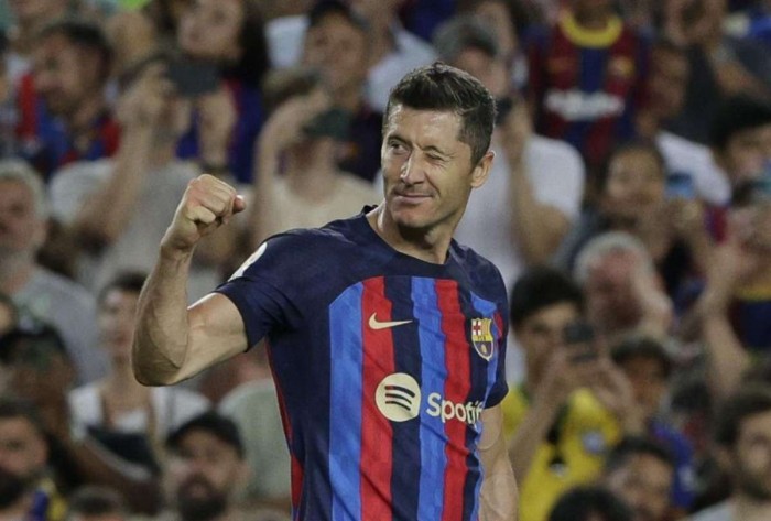 Lewandowski se le juega por la espalda a uno de sus protegidos: es la gota que colma el vaso en el vestuario del Barça