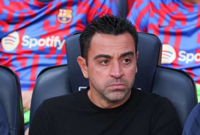 Xavi le dice a Laporta que no lo haga: guerra civil en el Camp Nou por una venta 