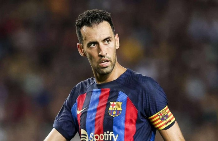 Sorpresón en Barcelona: Xavi elige como sustituto de Busquets a un jugador de 33 años