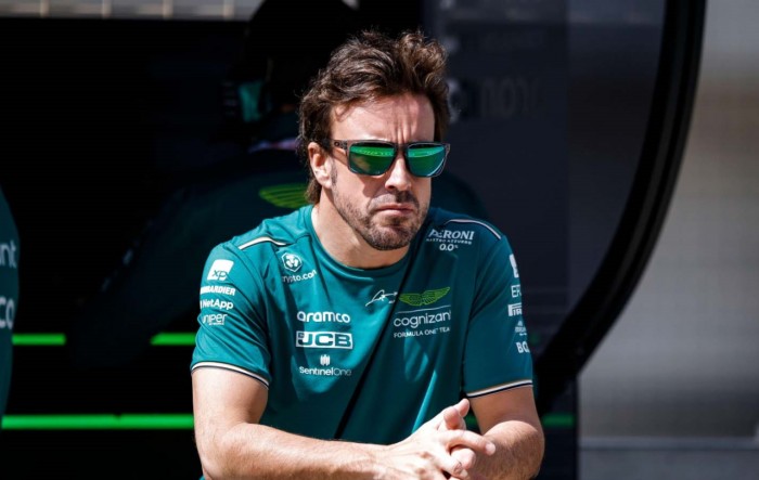 ¿Hay una “mano negra” para Fernando Alonso en Aston Martin?